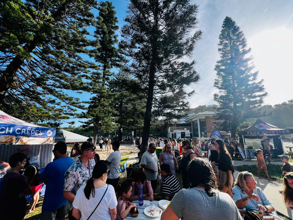 Caves Beach Sunset Market