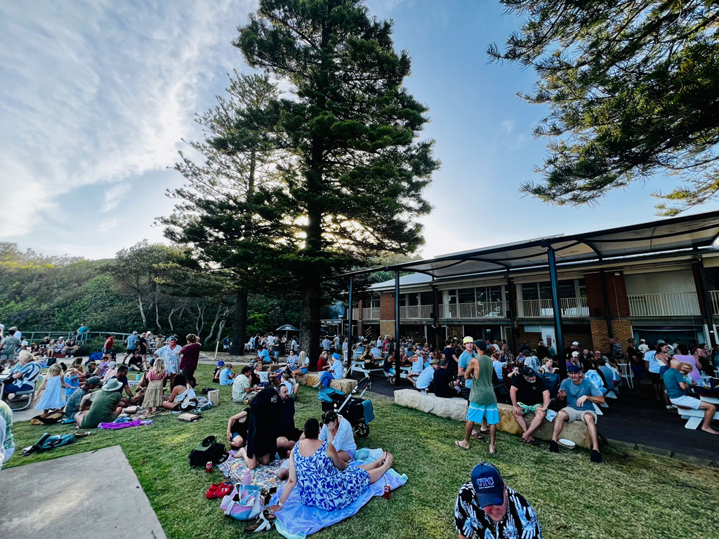 Caves Beach Sunset Market